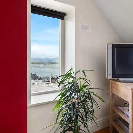Ard Apartment, *