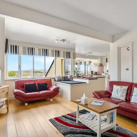 Ard Apartment, *